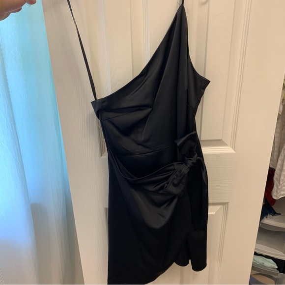 Gianni Bini Black Asymmetrical One Shoulder Cocktail Dress - Picture 2 of 8